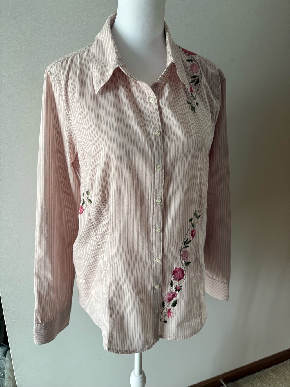 Faded Glory Light Pink &Gray Striped Button-Down Shirt with Rose Embroidery M